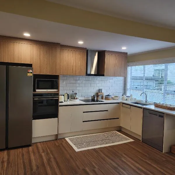 Entire home in Greenlane, hotel in Auckland