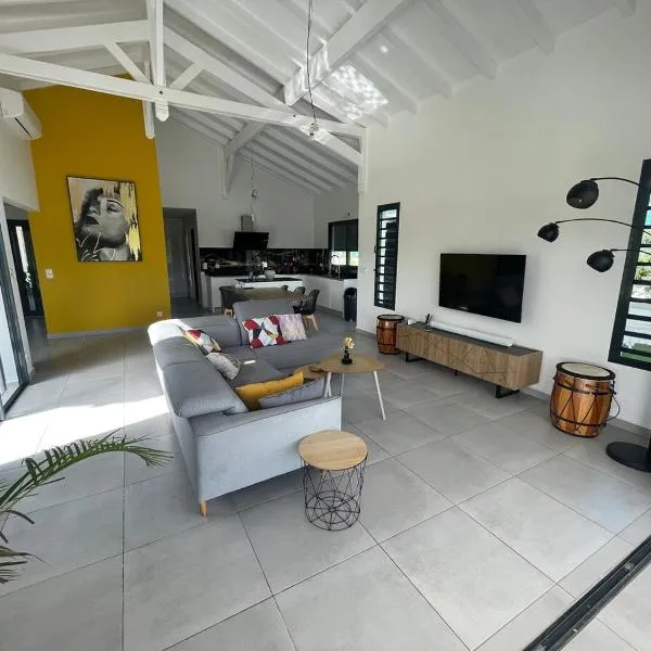 Villa Bougainvilla, hotel in Anse-Bertrand