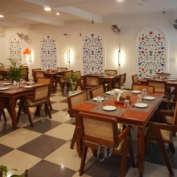 Hotel Saif Ranthambhore，位于萨瓦伊马多普尔的酒店