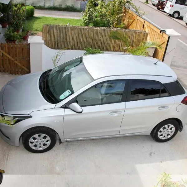 MC Self Catering, hotel in Baie Sainte Anne