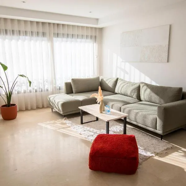 Haut Standing 2-Bedroom Apartment in Gauthier, hotel in Casablanca