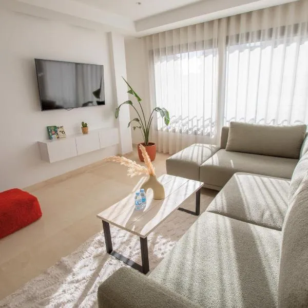 Haut Standing 2-Bedroom Apartment in Gauthier, hotel in Casablanca