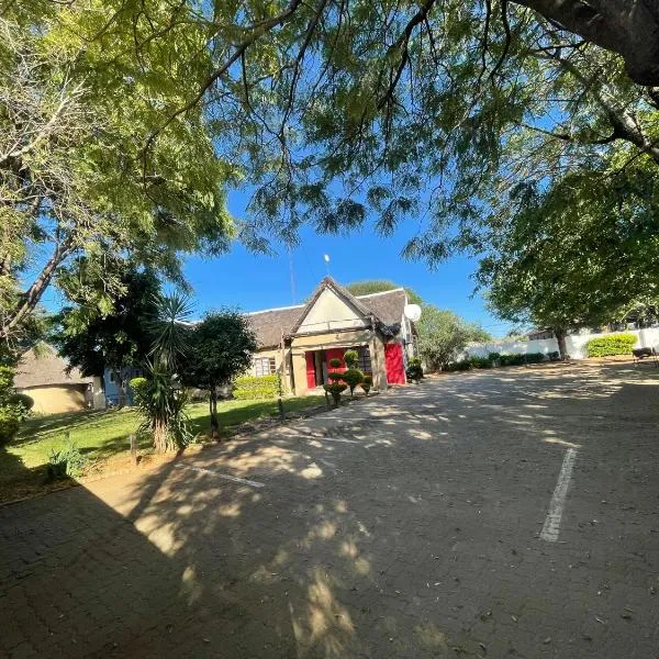 Ntshe River Lodge, hotel i Francistown