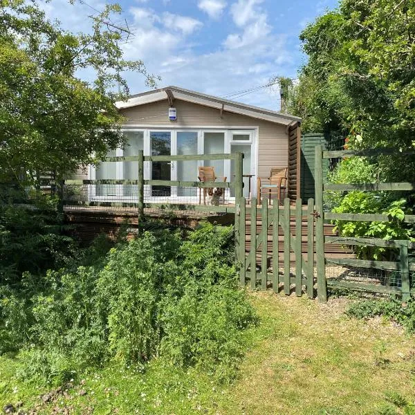 New Forest 2 bedroom Guest Suite & Hot Tub, hotel a Ibsley