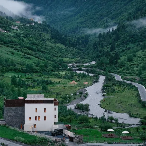 DAINN Mt Siguniang, hotel in Mount Siguniang