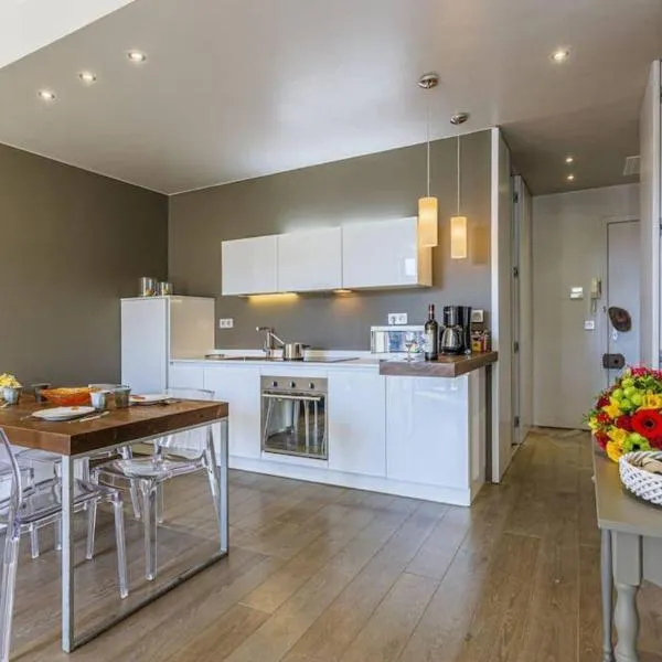 MY CASA - FLEURS 22 - City Center - Modern w Terrace, хотел в Ница