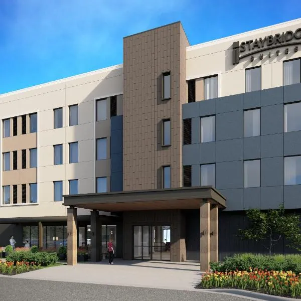 Staybridge Suites Montreal Airport - St-Laurent by IHG, hotel in Montreal
