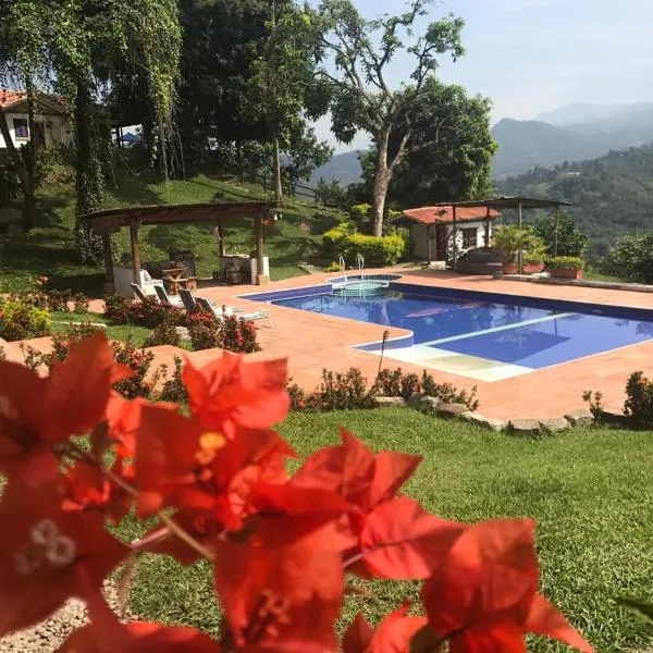 Finca en La Mesa espectacular vista Descanso o trabajo, ξενοδοχείο σε La Mesa