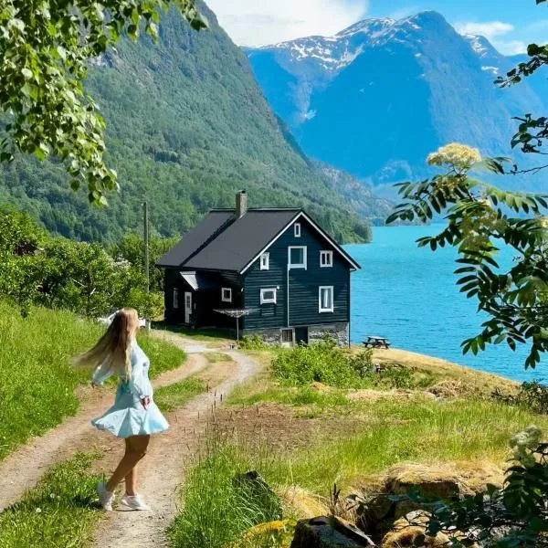 Flo Lake House, Hotel in Stryn