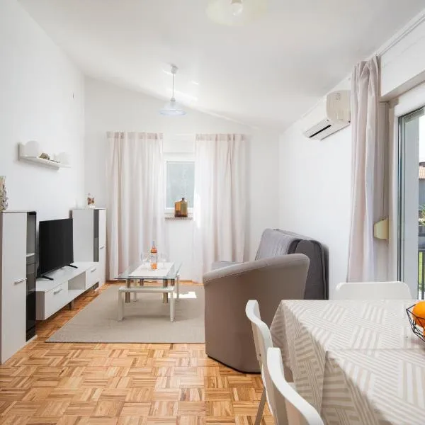Countryside apartment manu, hotel in Pula