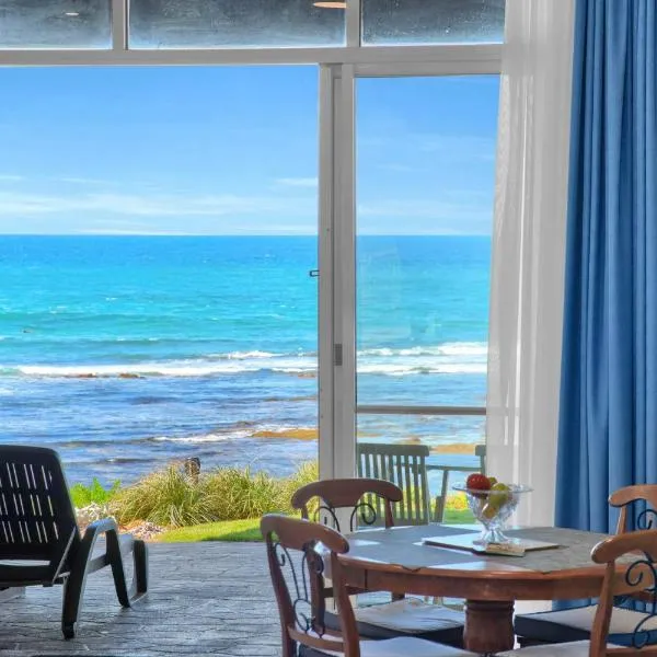 Absolute Beachfront l Couples Getaway、Blue Bay のホテル