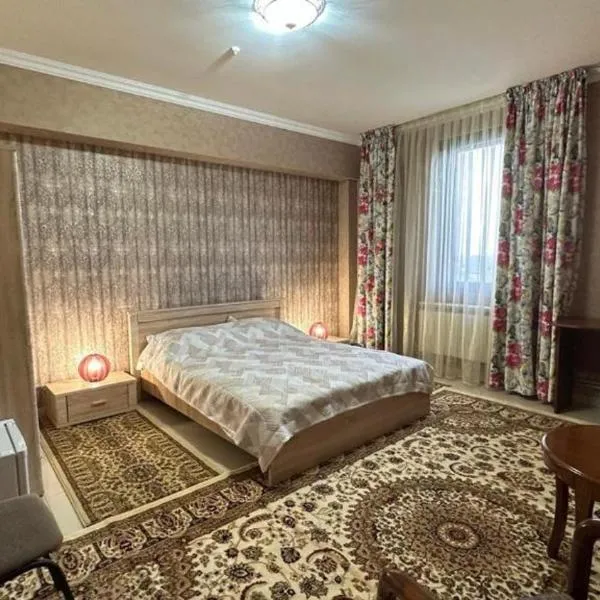 Cannes Hotel, hotel in Shymkent
