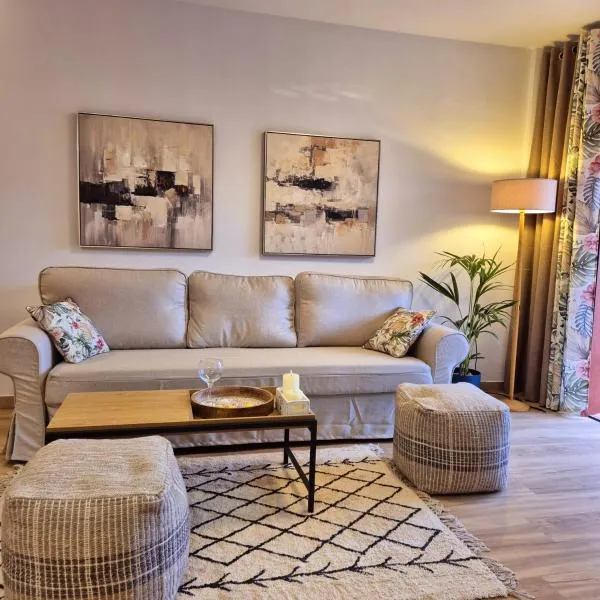 Natalia - Melrose Place, hotel in Arona