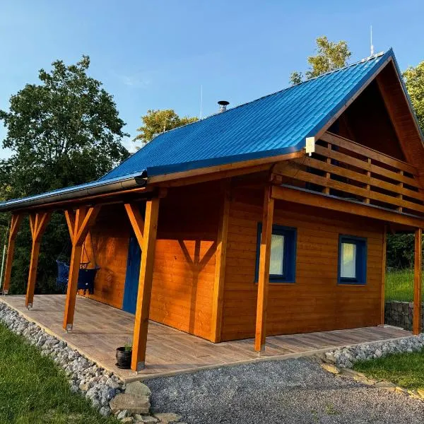 Modrá chata pod horou, hotell sihtkohas Mračkov