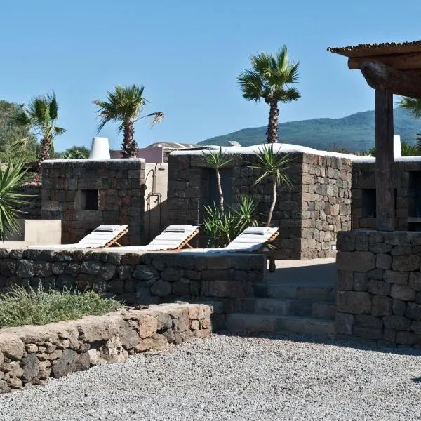 Dammuso Yucca e Dammuso Zuebi Paradiso a Pantelleria, hotel din Pantelleria