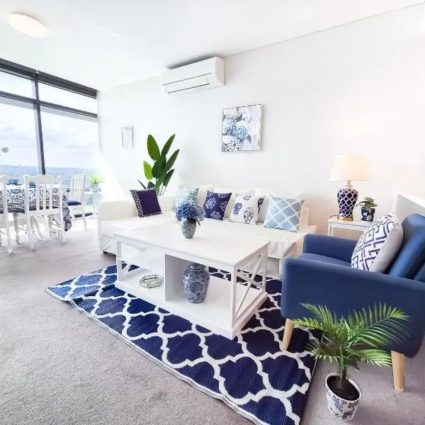 Hamptons Style 2BR & kid room w view in Olympic Park, hotel in Sydney