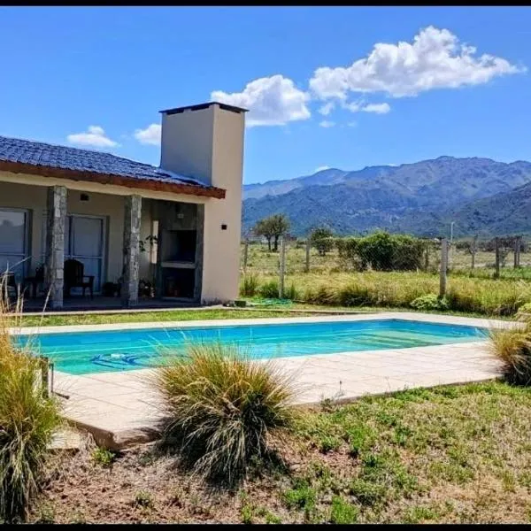 Casita de campo con piscina, hôtel à La Punta