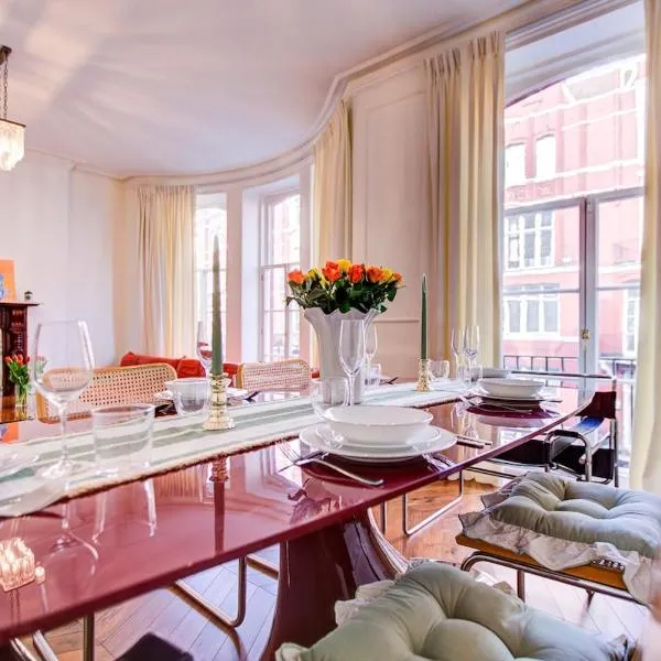 Iconic Hyde Park Apartment, hotel i London