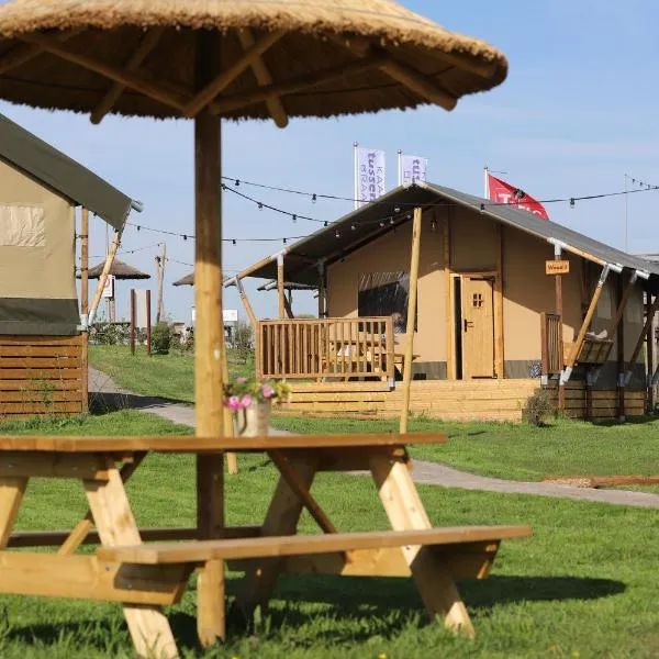 Safaritent Wood XL met tuinzicht, hotel i Nieuwe Wetering