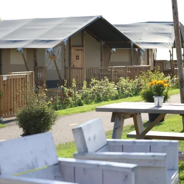 Luxury glamping tent near the lakes of Amsterdam, ξενοδοχείο σε Nieuwe Wetering