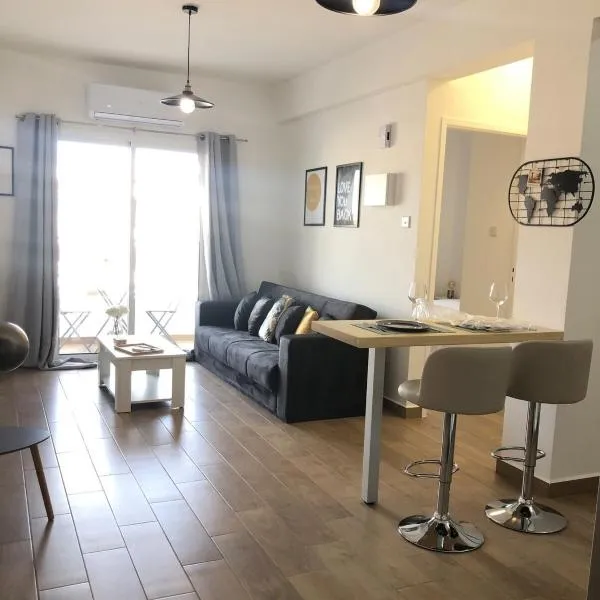 Victoria4 1-bedroom condo in a privileged location, Hotel in Paphos