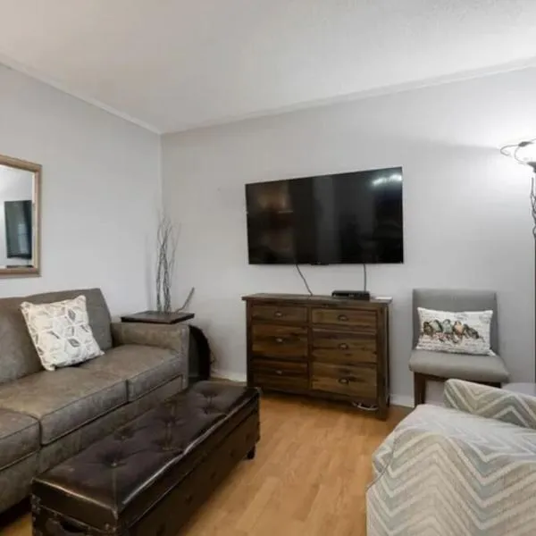 Amenities and beach access!, hotel v destinaci Hilton Head Island