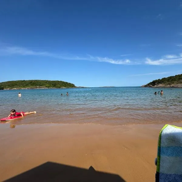 Casa Duplex Praia da Bacutia Enseada Azul, hotel in Guarapari