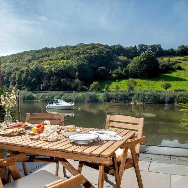 Waterfront Cottage - View Vacations, viešbutis mieste Calstock