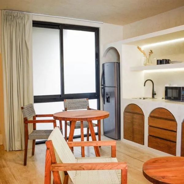 Studio in La Veleta with private rooftop, хотел в Тулум