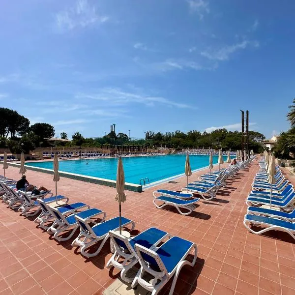 Golden Hour Apartment in Athena Resort、スコリッティのホテル