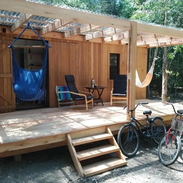 Hermosa Cabaña tinny cálida y muy equipada, hôtel à Santa Ana