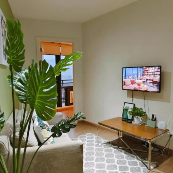 Gramercy Residences Makati by Christine Suites PH with Balcony, hotel v destinaci Manila