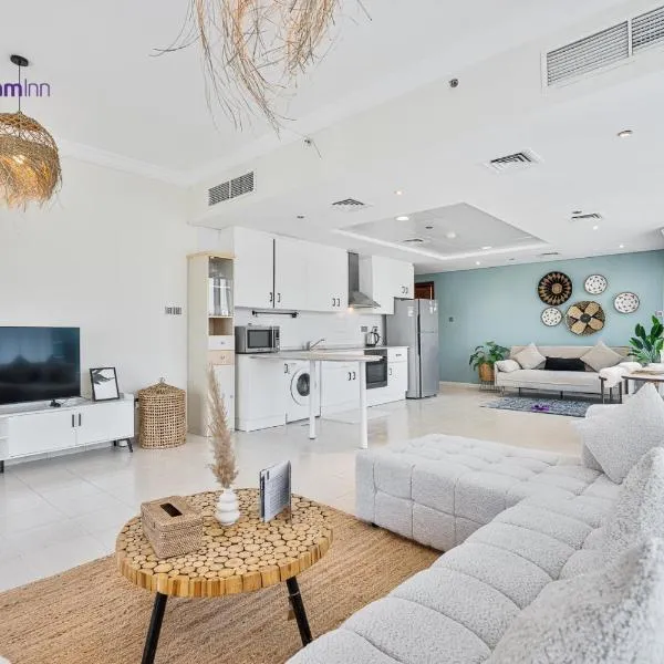 Spacious 1BR Apartment Lake View Tower, Cluster B JLT, ξενοδοχείο στο Ντουμπάι