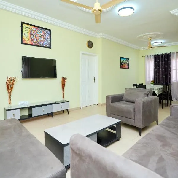 Groove Lodge, hotel in Tema