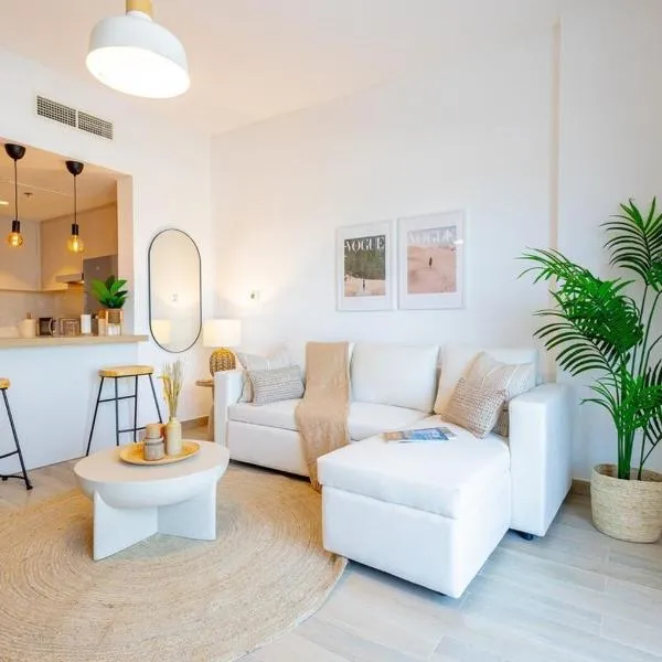 Voyage's Elegant 1br In Waters Edge, hotel in Abu Dhabi