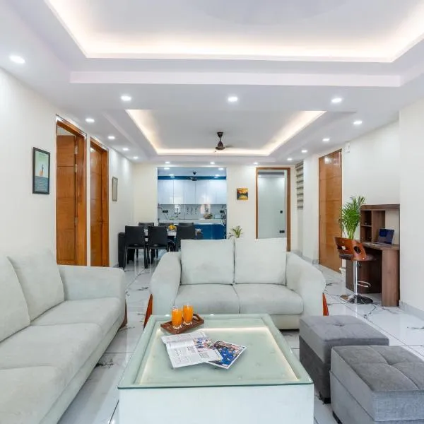 Homlee-Classic 4BHK Flat Central DEL-Lift-Parking, hotel v Novém Dillí