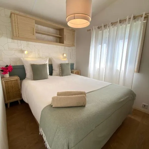 Bungalow Camping Parc Montana, hotel v destinaci Gassin