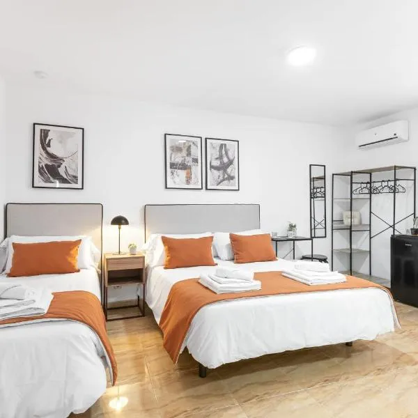 Pensión Plaza América，位于阿利坎特的酒店