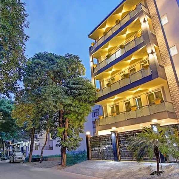 NUAB House - Near Fortis, MAX, MEDANTA, Paras Hospitals and HUDA Metro, hotel in Gurgaon