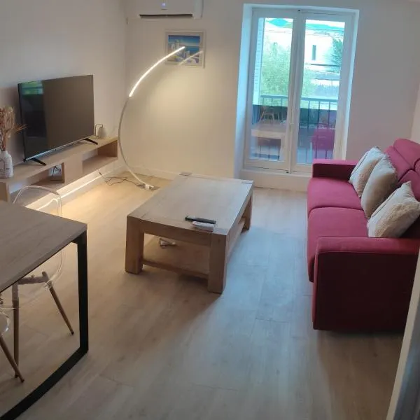 Ideally located, air-conditioned, hotel in Grenoble