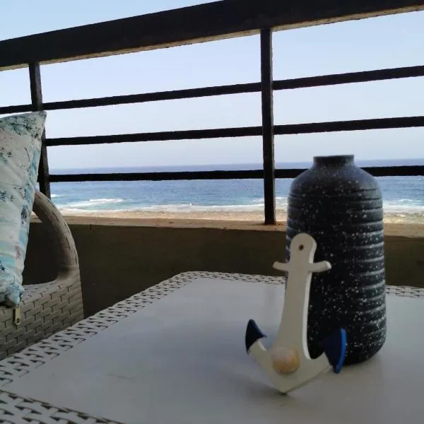 Sea Front Zen Chalet Families Only, hotel in Marsa Matruh