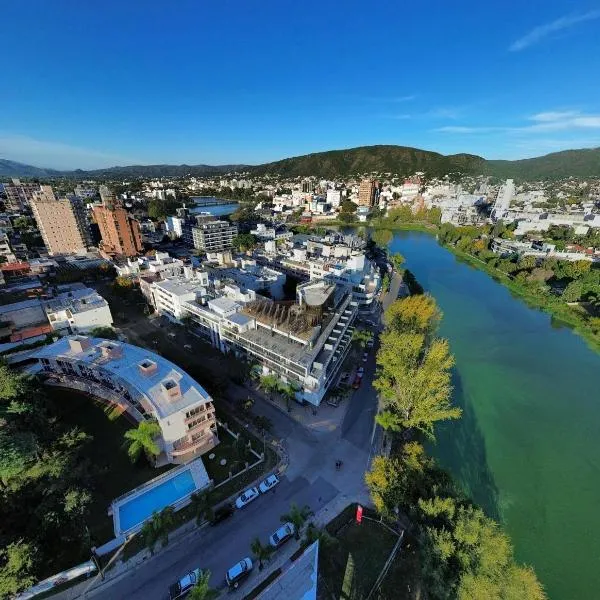 Hotel Golden Ross: Villa Carlos Paz'da bir otel