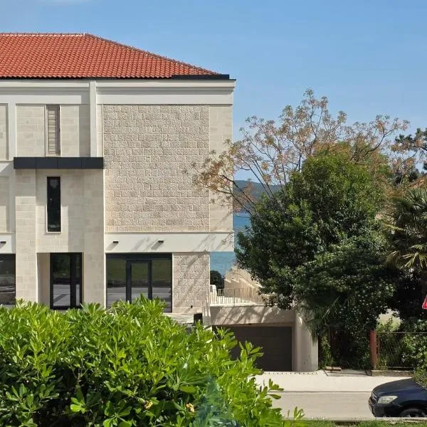 ARGUS apartmani, hotel in Igalo