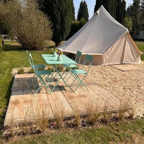 Glamping Les Arpents Verts, hotel in Yvoir