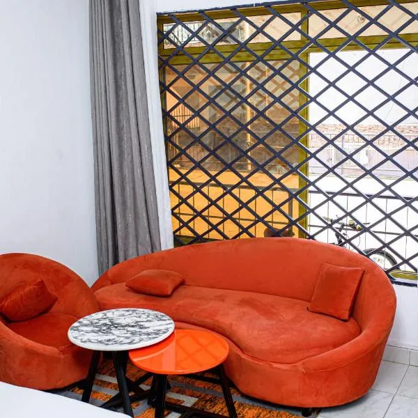 The Orange Studio, hôtel à Entebbe