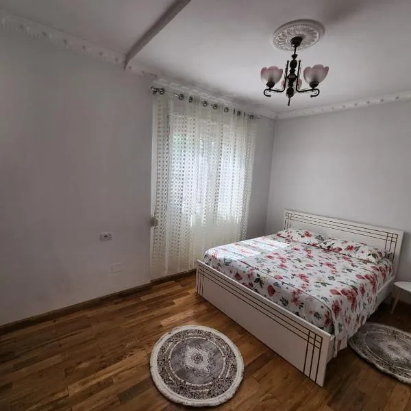 Private room on a shared apartament near Durres beach, ξενοδοχείο στο Δυρράχιο