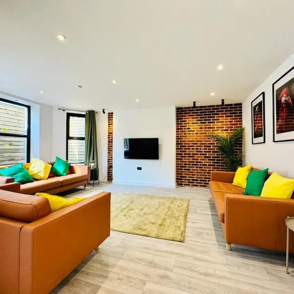 BIG Bournemouth 4-Bedroom - 2-Bathroom - Sleeps 10, hotel in Bournemouth