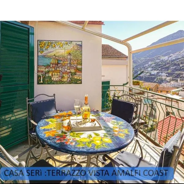 Casa Serì wifi terrace with view, historic center, ξενοδοχείο σε Βιέτρι