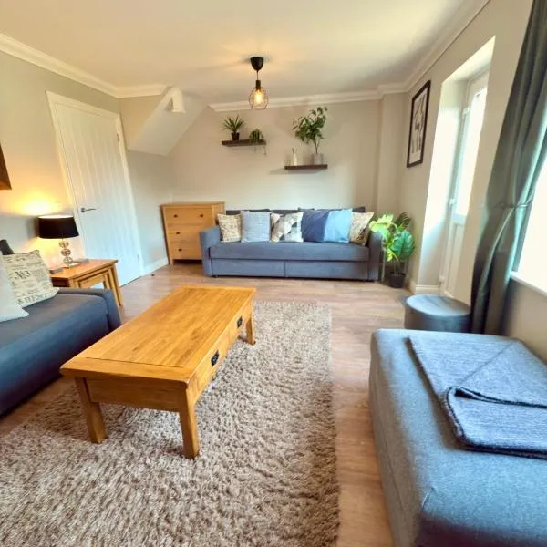 Spacious 3 Bedroom House in Wool, hotel in Wool