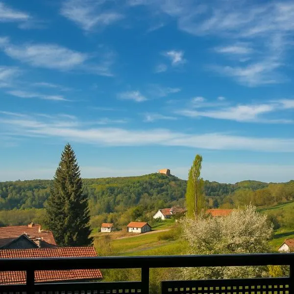 Atemberaubender Riegersburg-Blick & Badeparadies, ξενοδοχείο σε Obertiefenbach